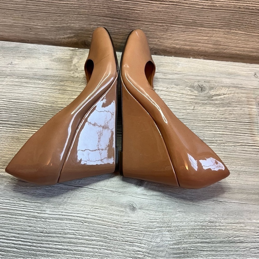 J. Crew Sylvia neutral taupe patent almond toe wedge heels size 11 - Picture 5 of 12